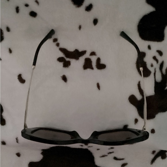 😎💋Prada Sunglasses😎💋 - Picture 8 of 9